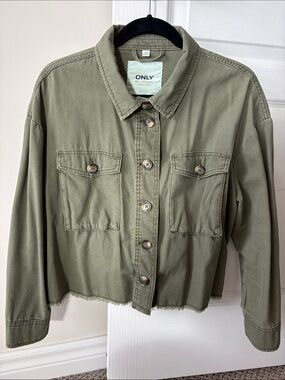 ONLY Olive/Army Green Shacket Cropped